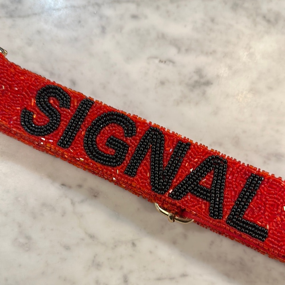 Adjustable Strap Signal Red - Picture 3 of 3